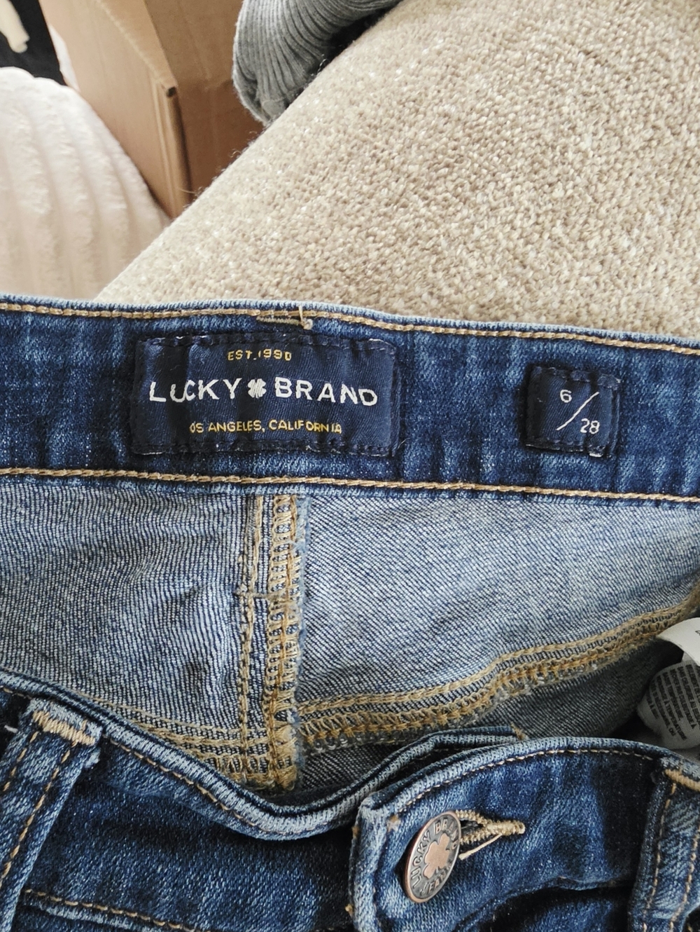 4/$15🟢•Lucky Brand Jeans - Picture 5 of 7